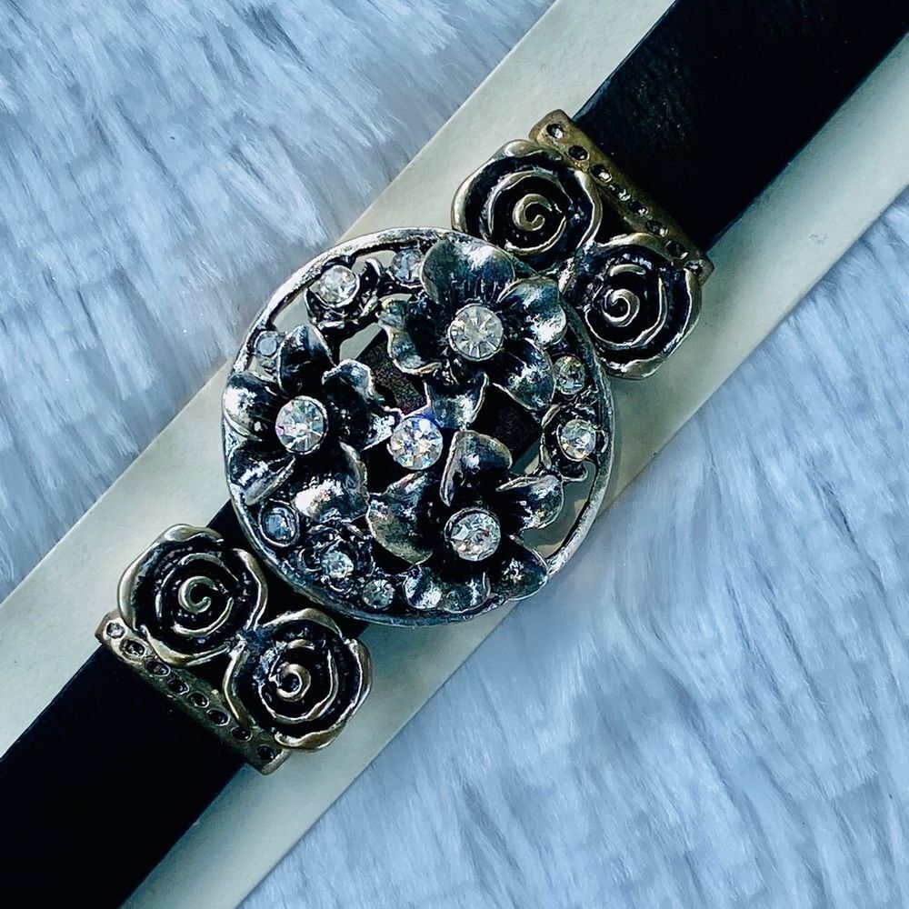 NWT Sarah’s Black Leather Floral Silver Bling Adjustable Bracelet